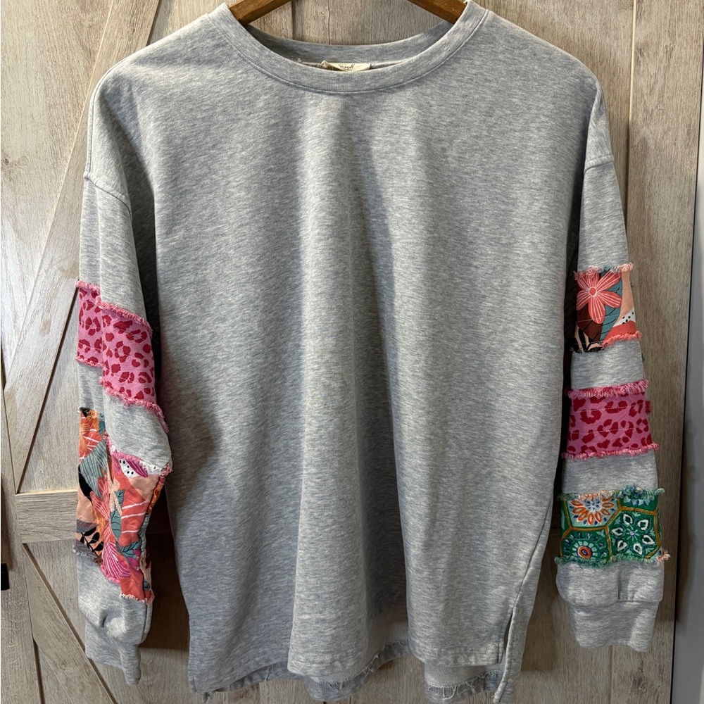 Easel Grey Oversized Patchwork Sleeve Cotton Top - image 1